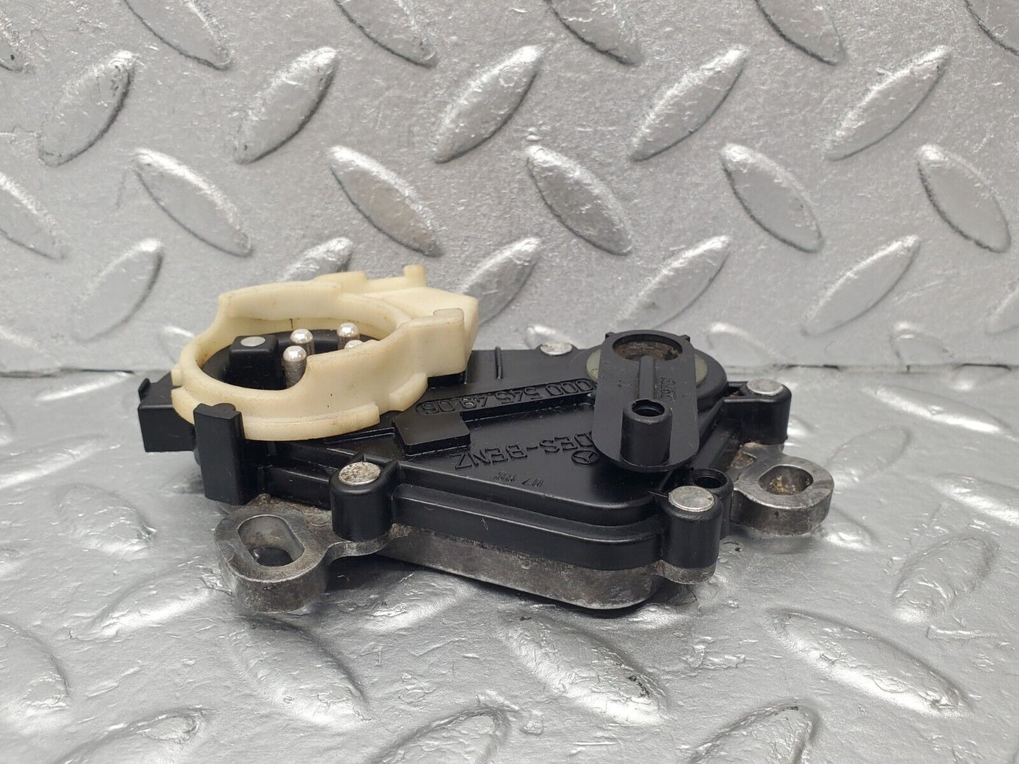 46082 Mercedes-Benz W126 420SE Reverse Light Switch 0005454906 04854300