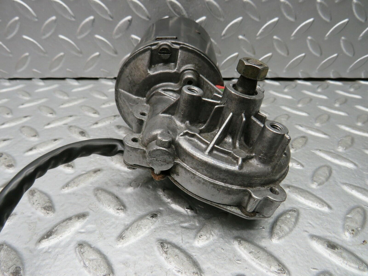 22148 Mercedes-Benz S123 280TE Wagon Wiper Motor Bosch 0390341077