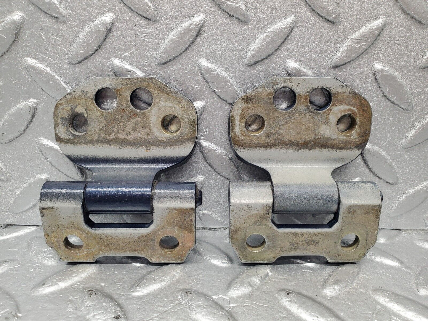 46993 Mercedes-Benz R129 320SL Coupe Door Hinge Left Side