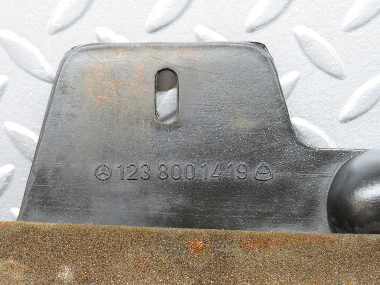 40601 Mercedes-Benz W123 300D Vacuum Reservoir Tank 1238001419