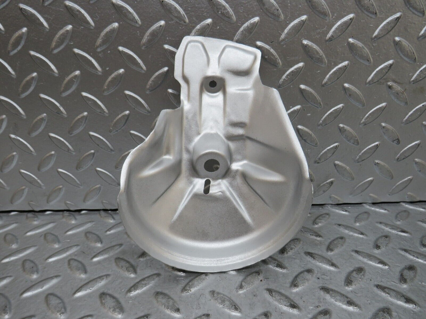29104 Mercedes-Benz C124 320CE Coupe Engine Mount Bracket Heat Shield