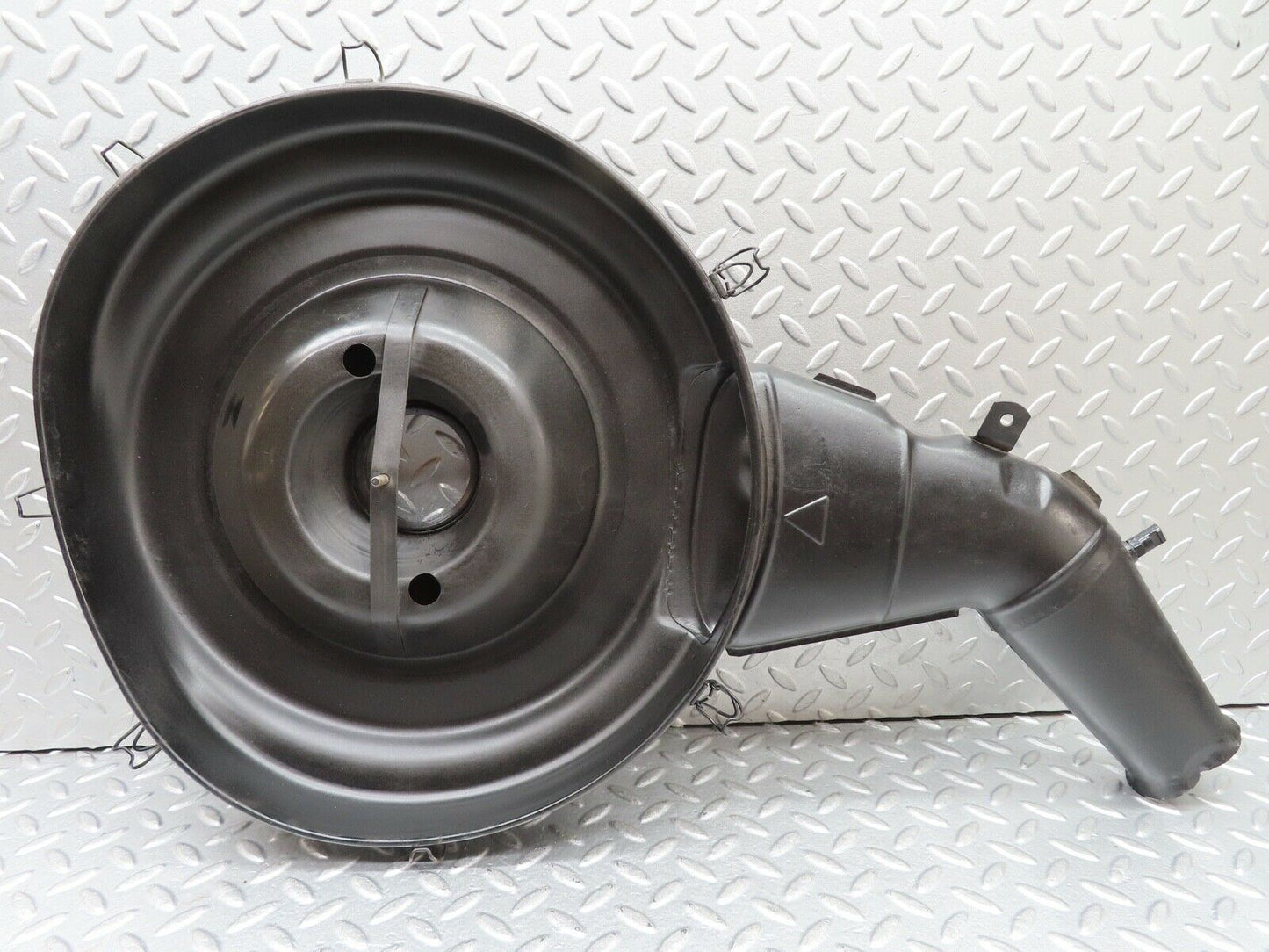 18495 Mercedes-Benz W116 350SE Air Filter Box Housing 0070942702