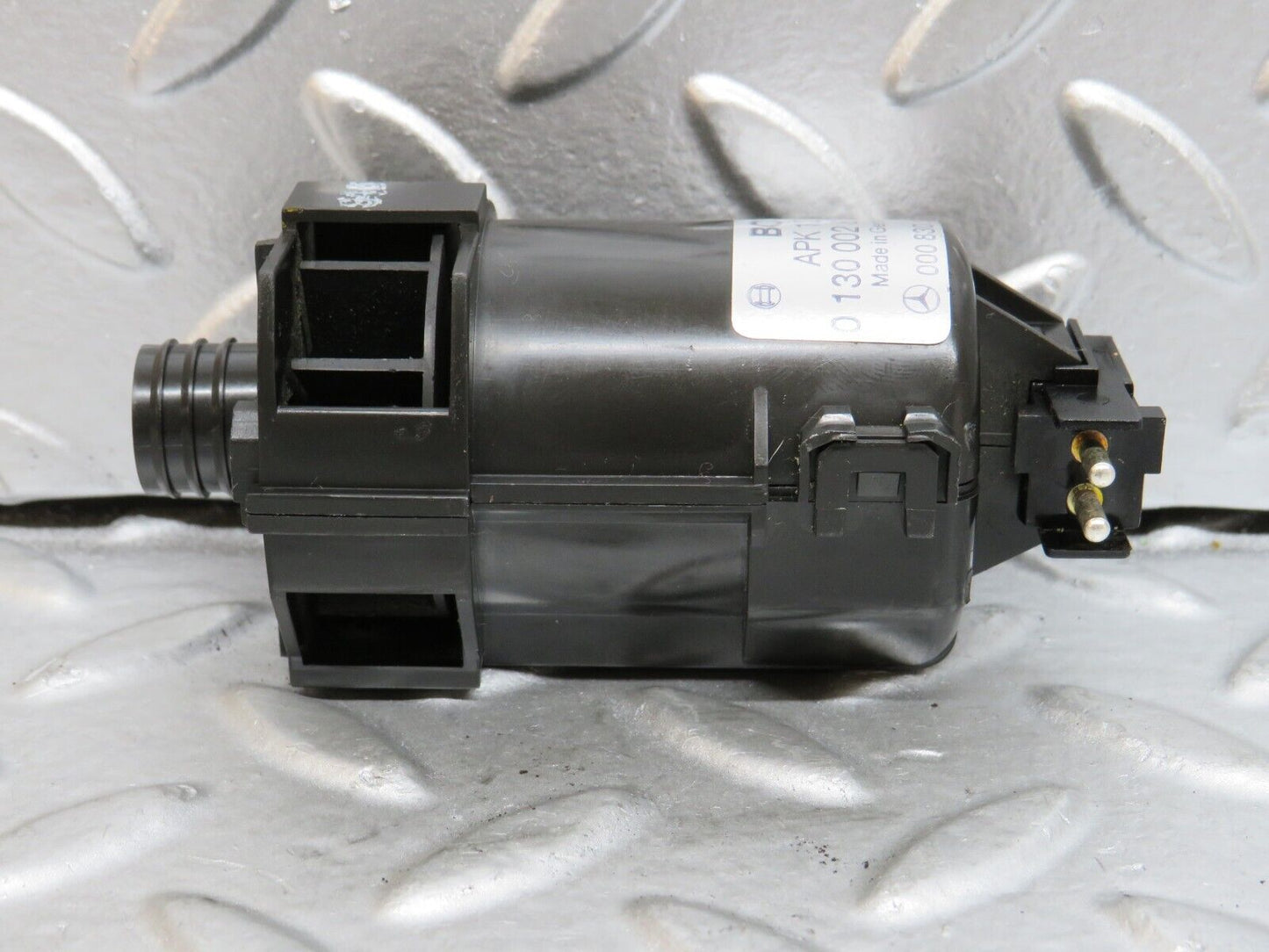 29467 Mercedes-Benz W124 230E Temperature Sensor 0008301908 0130002802