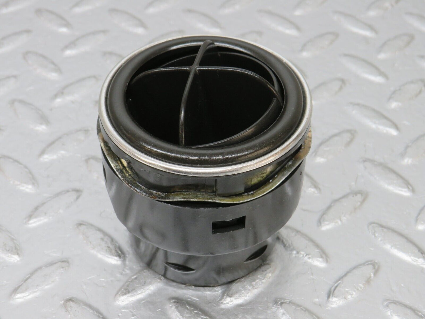 32745 Mercedes-Benz C107 R107 Dashboard Air Vent