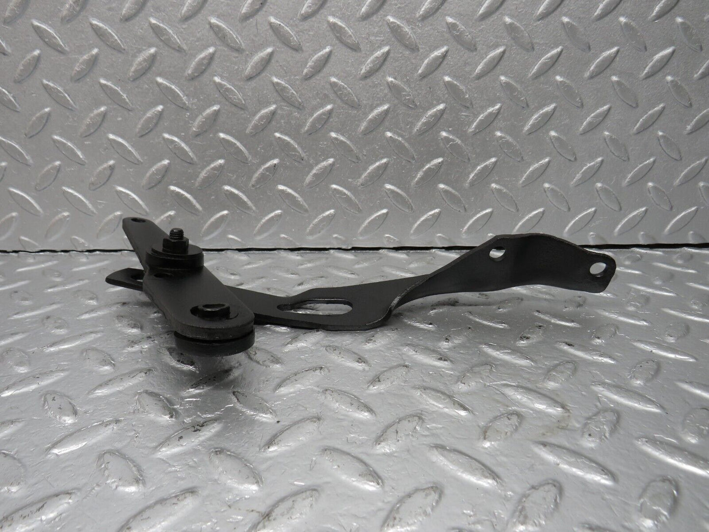 40541 Mercedes-Benz W123 300D Exhaust Bracket