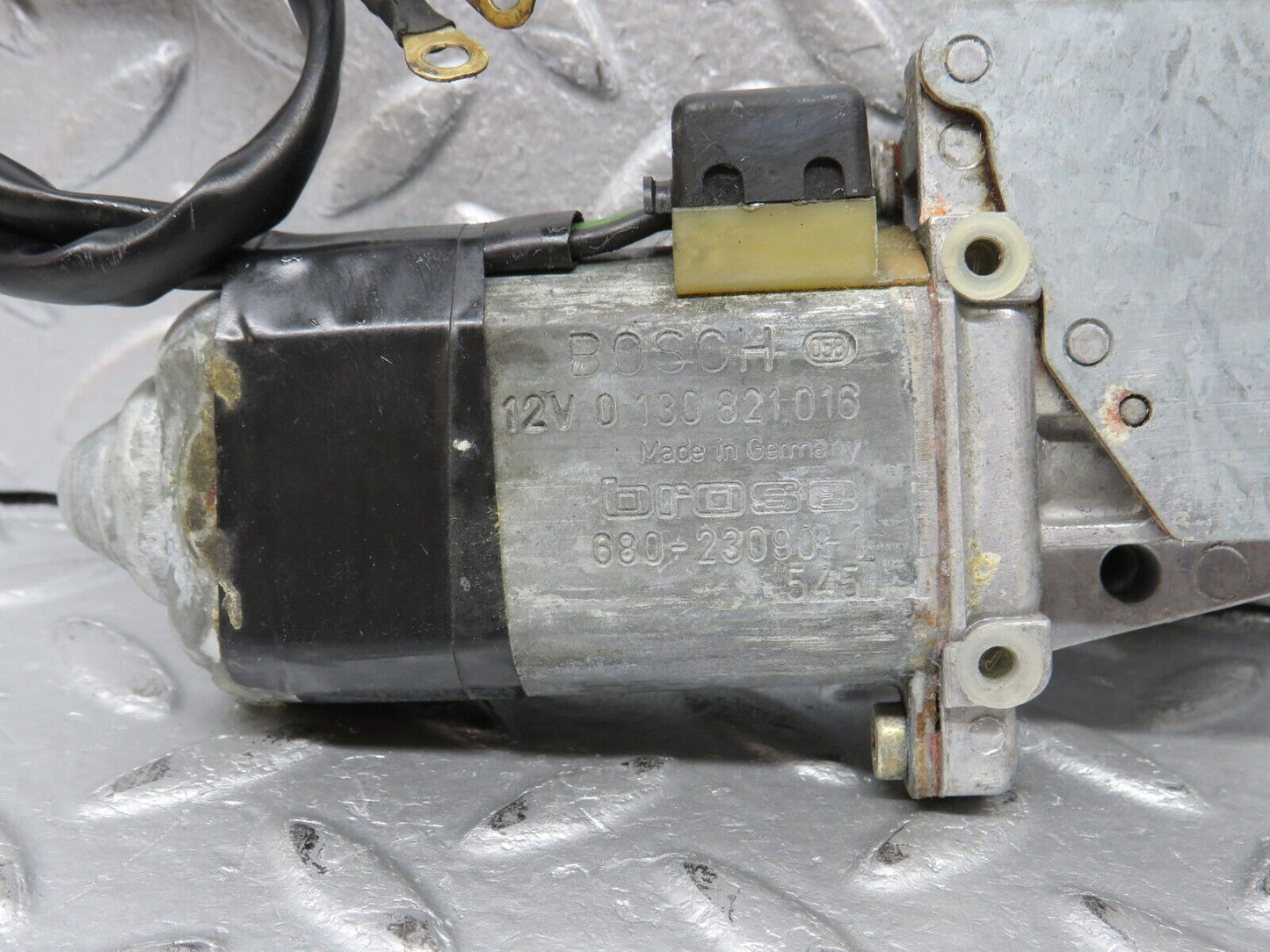39193 Mercedes-Benz R107 500SL Coupe Right Door Window Regulator Motor Bosch 0130821016