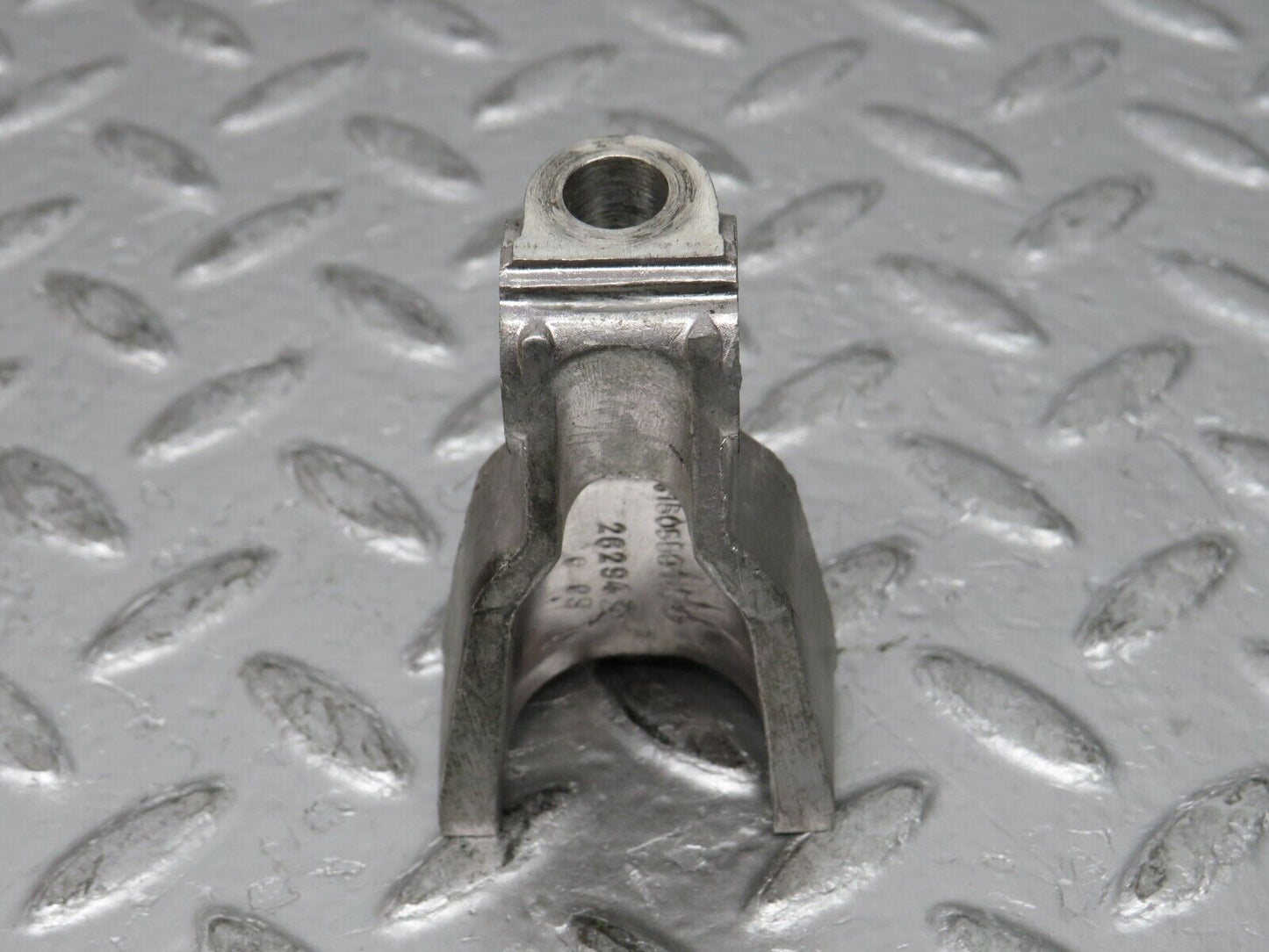 0279 Mercedes-Benz W123 220D Rocker Arm Support 6150550110
