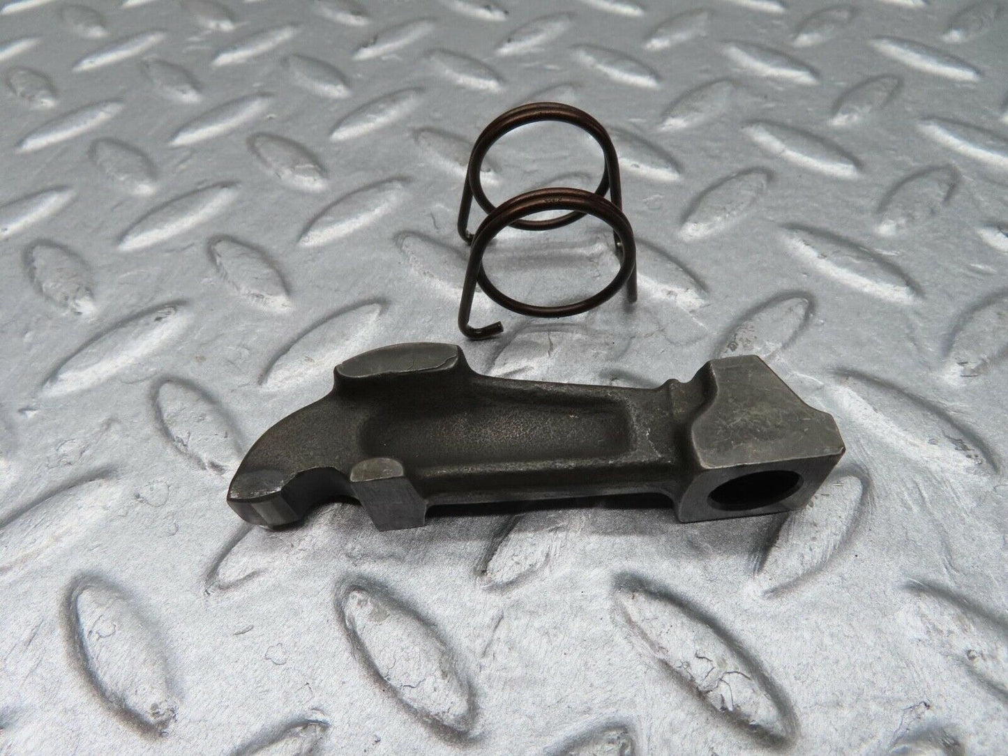 12861 Mercedes-Benz W111 220SE Valve Rocker Arm With Retaining Spring