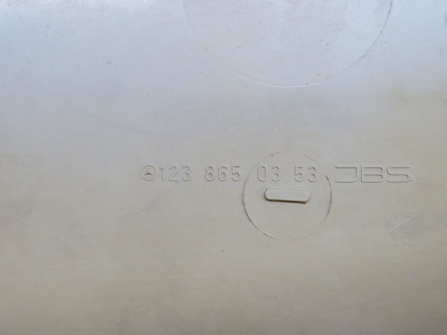 29649 Mercedes-Benz W123 230E First Aid Box 1238650353