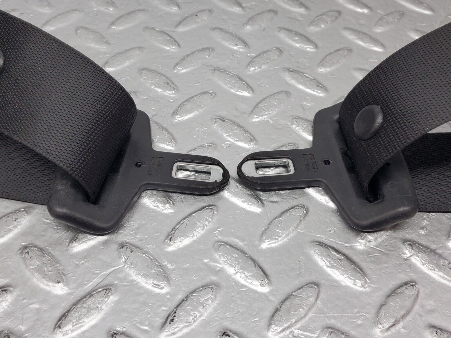 44839 Mercedes-Benz W124 220E Rear Seat Belt Set With Buckle 1248601286 1248608585 1248601696