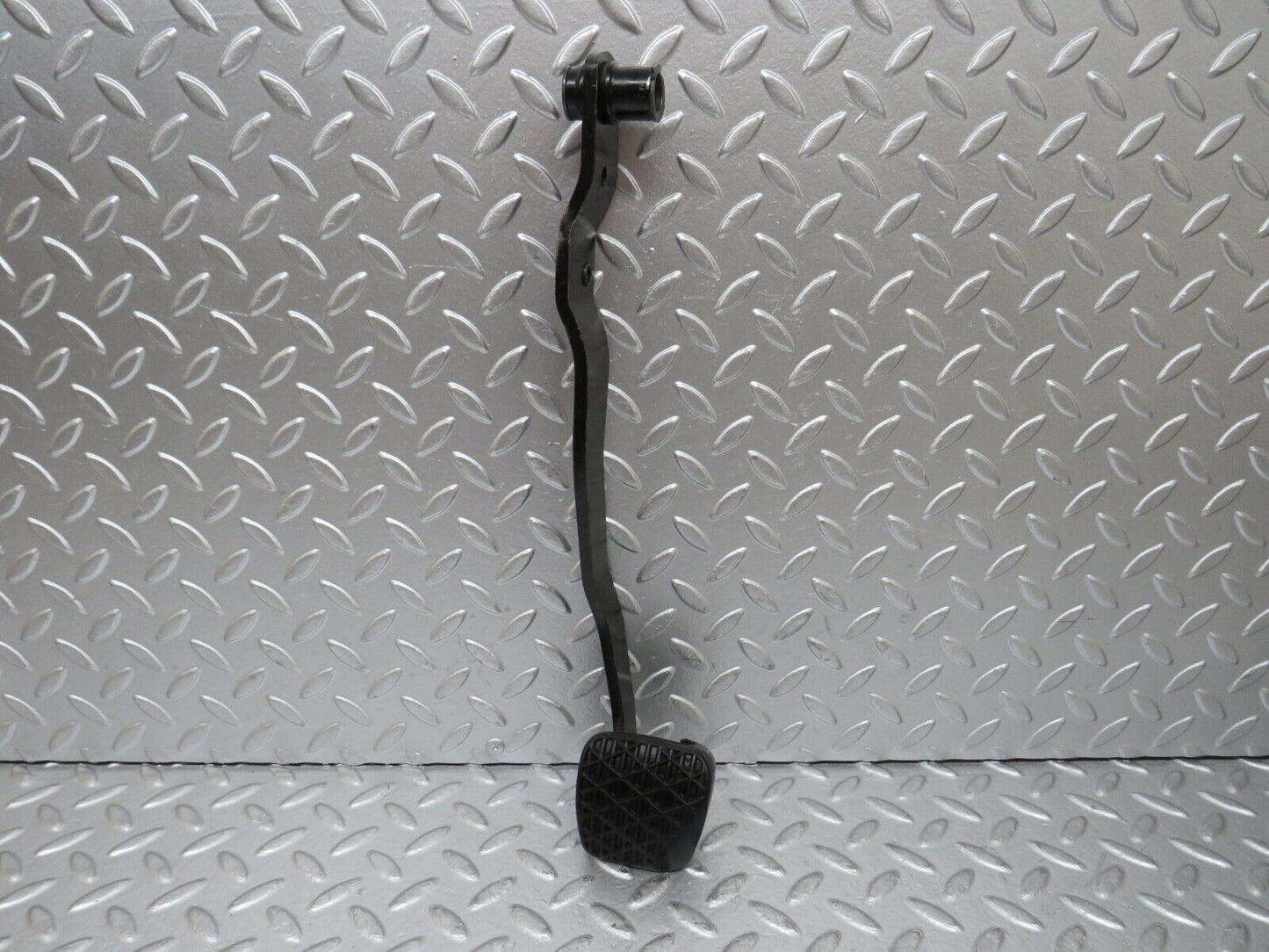 26786 Mercedes-Benz W123 240D Brake Pedal With Rubber