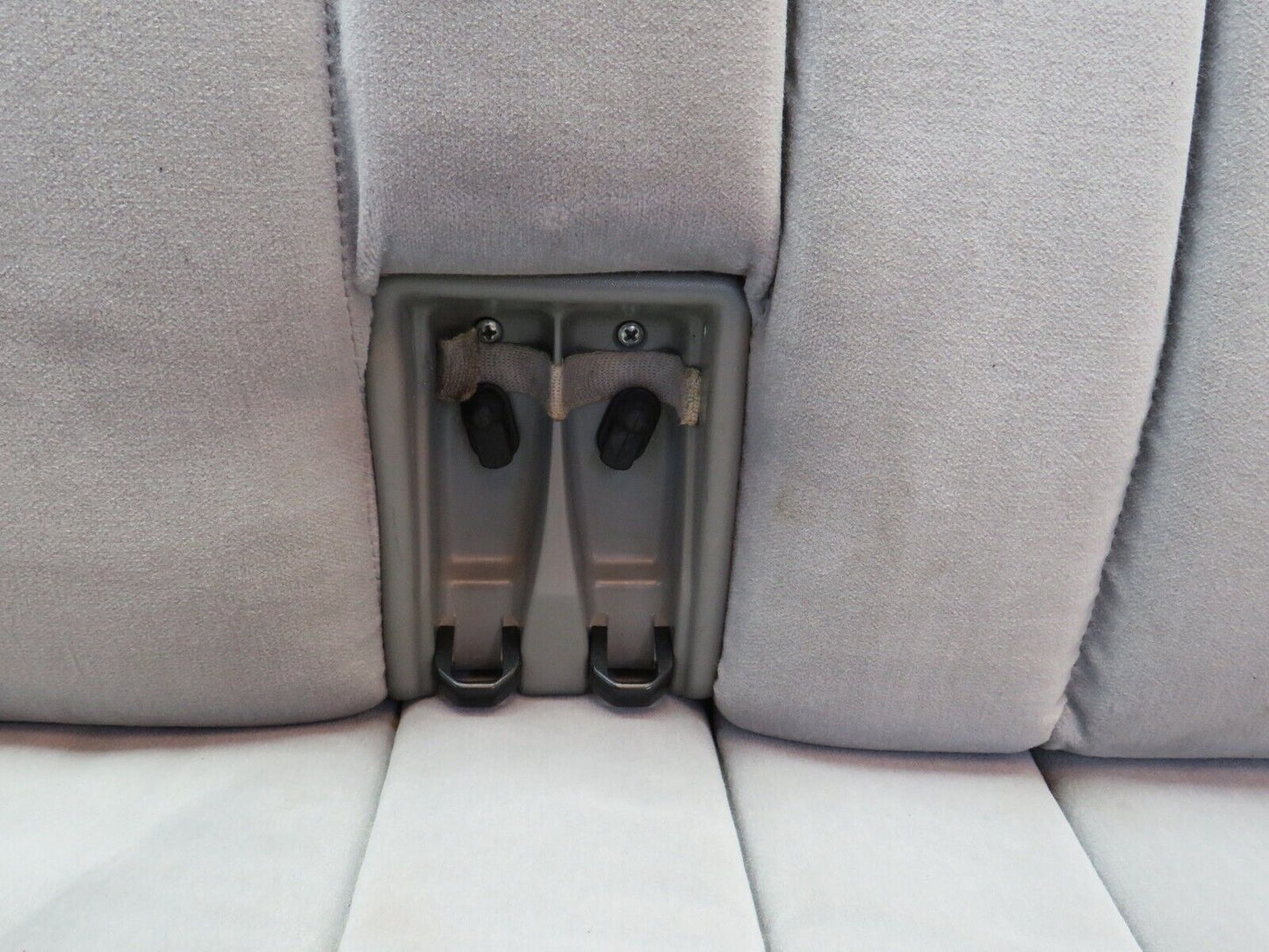 32348 Mercedes-Benz S124 300TE Wagon Rear Seat Grey