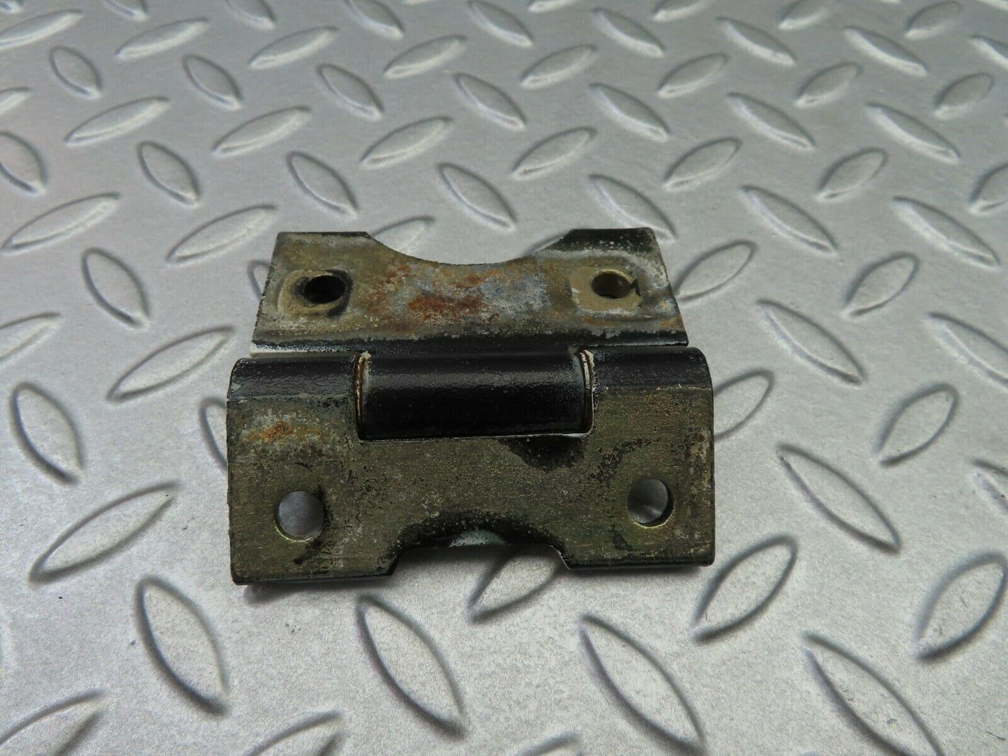 5848 Mercedes-Benz W123 200 Door Hinge 1237200037