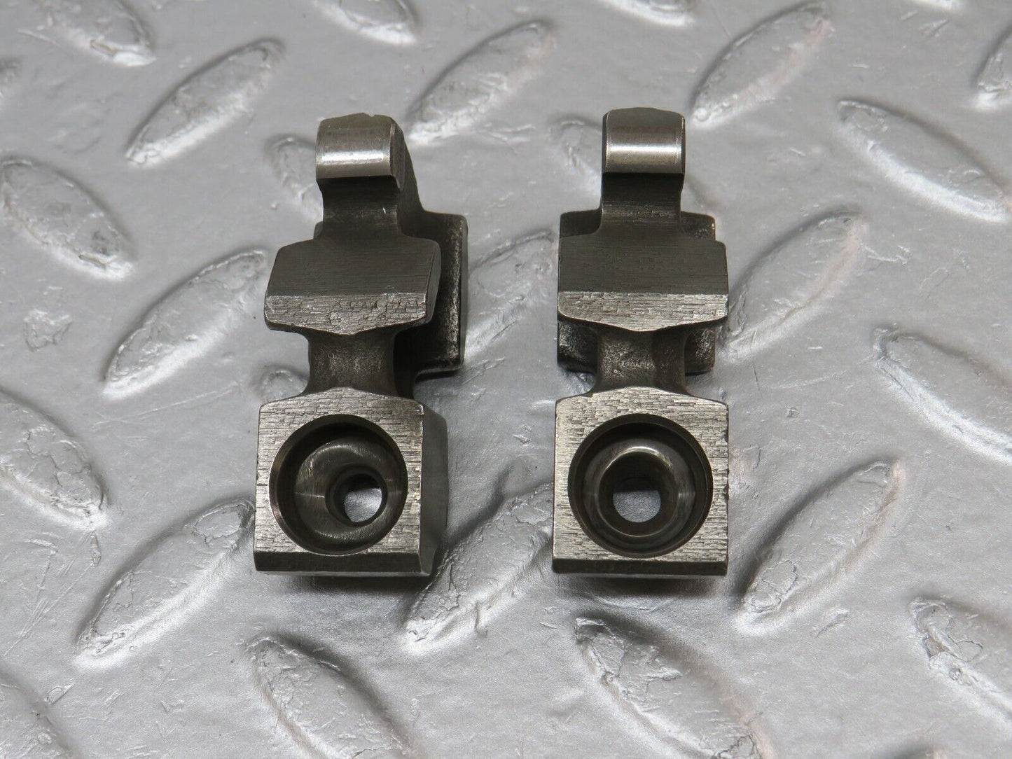 34559 Mercedes-Benz C126 380SEC Coupe Rocker Arm With Valve Tappet
