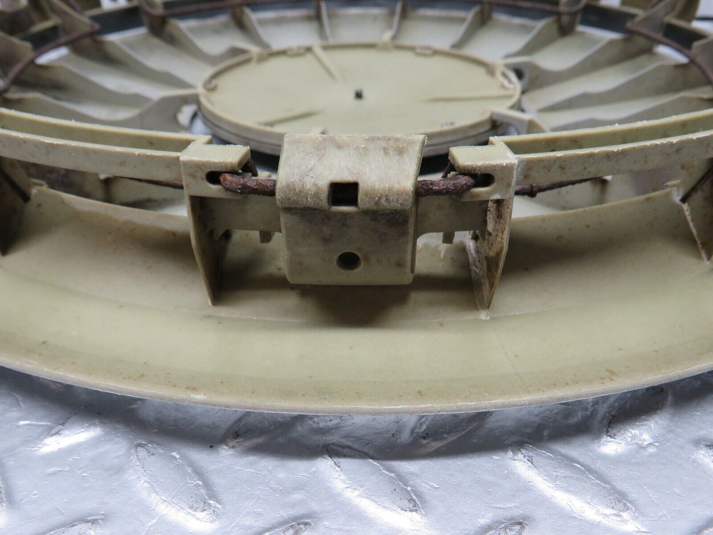 39022 Mercedes-Benz W201 190E Wheel Trim Hub Cap 14" 2014010324