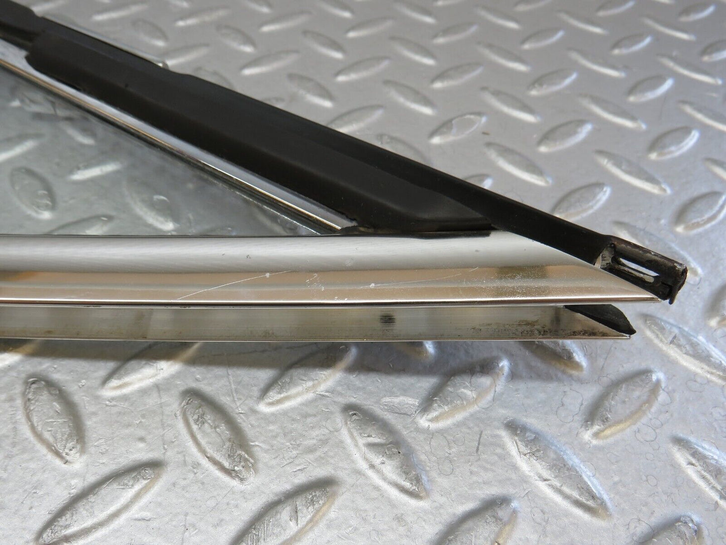 35944 Mercedes-Benz W108 Front Right Quarter Window