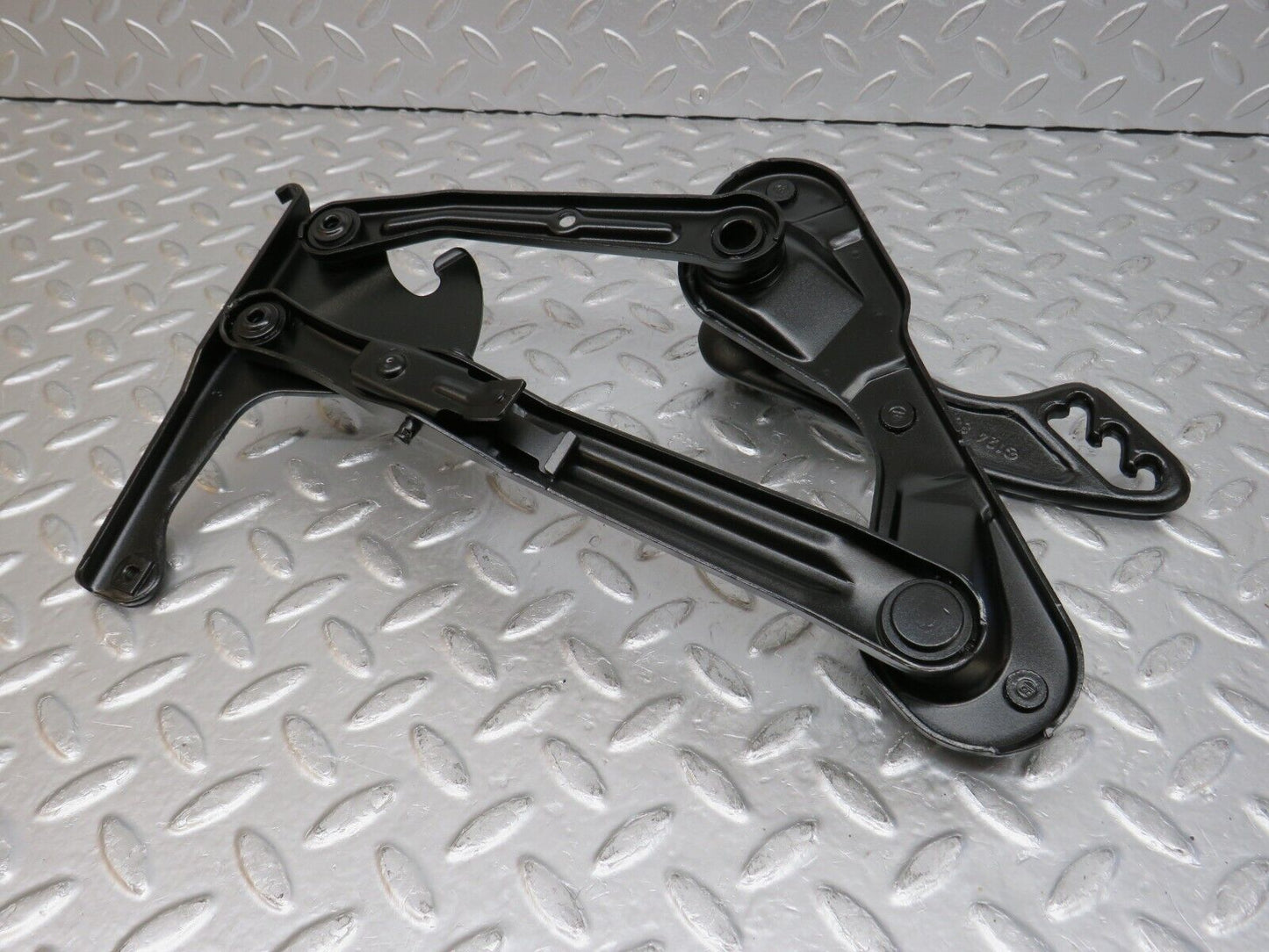 32526 Mercedes-Benz S124 300TE Wagon Bonnet Hinge Right 1248870174