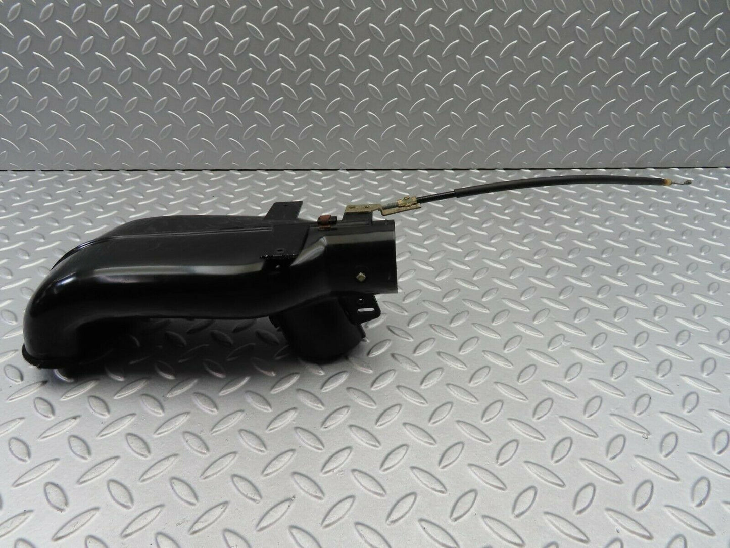 6947 Mercedes-Benz C107 350SLC Coupe Heater Air Duct Left