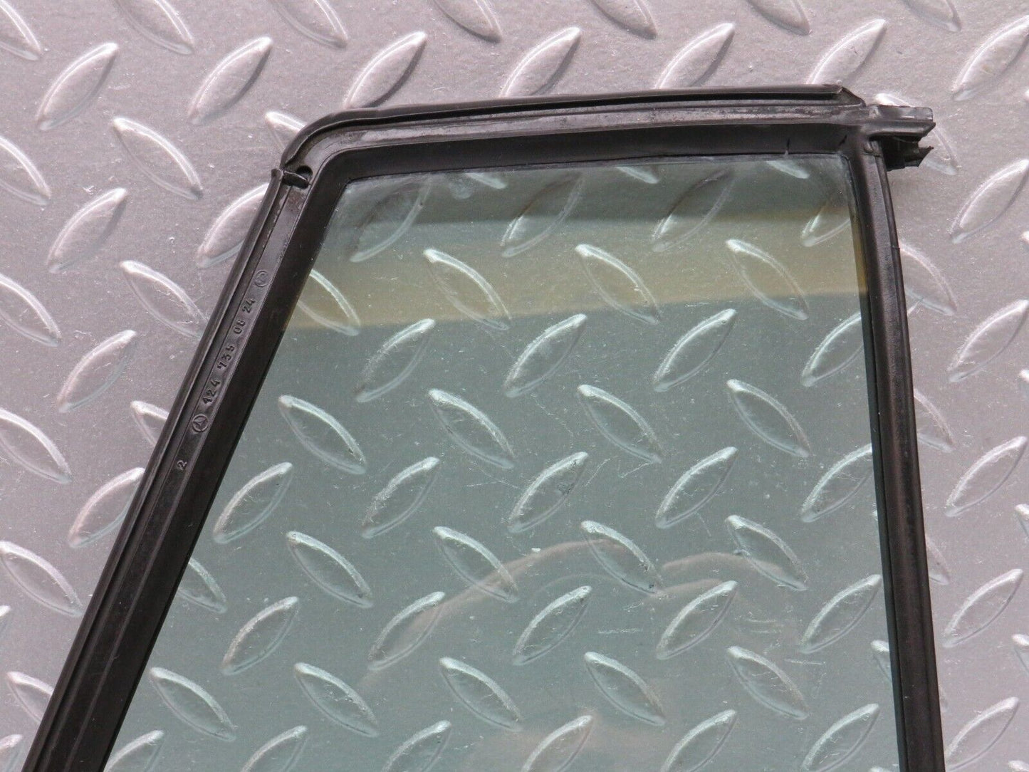 33139 Mercedes-Benz S124 Rear Left Door Quarter Window Glass 1247350824