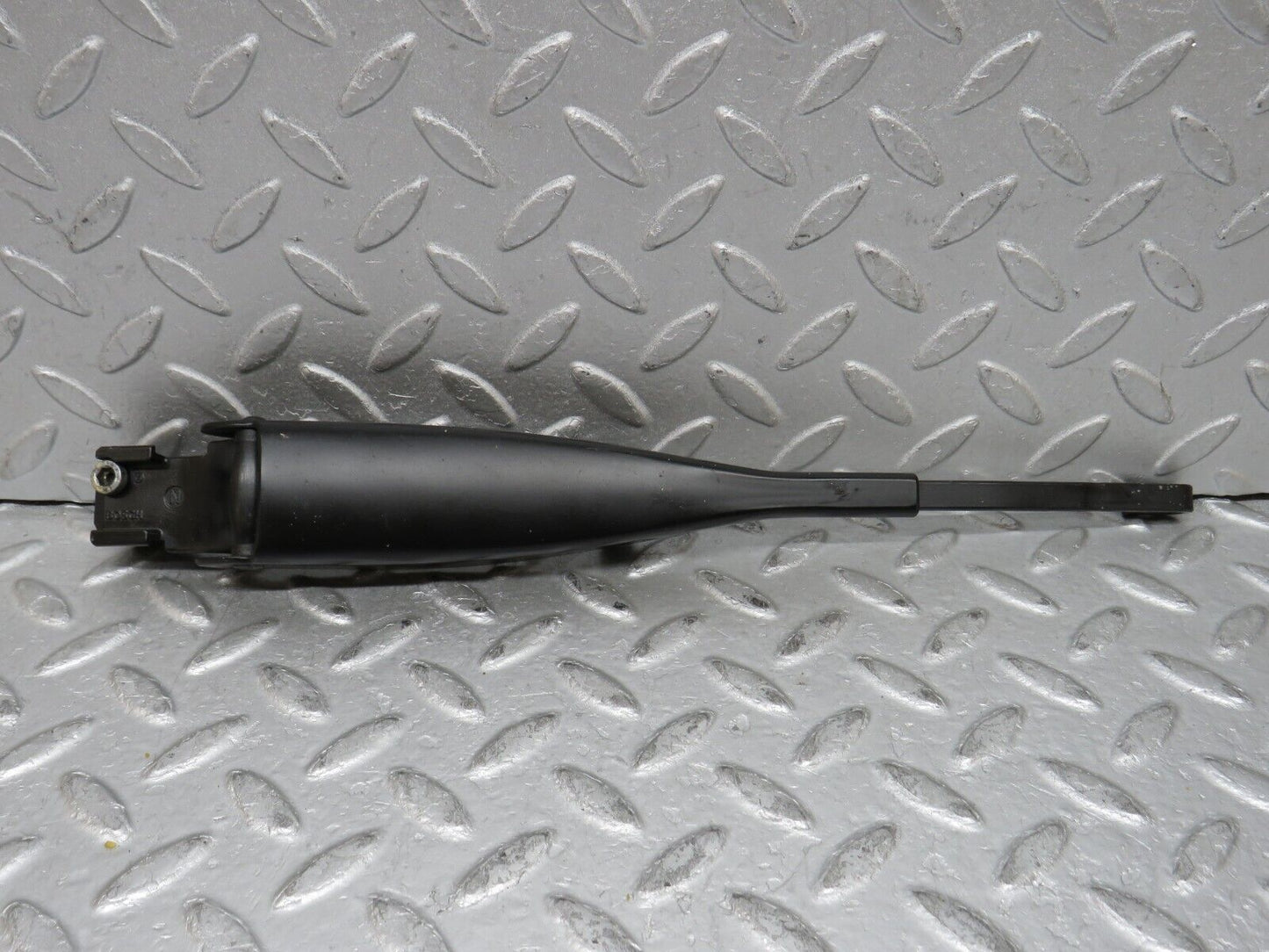 37866 Mercedes-Benz A124 320E Cabriolet Wiper Arm Bosch