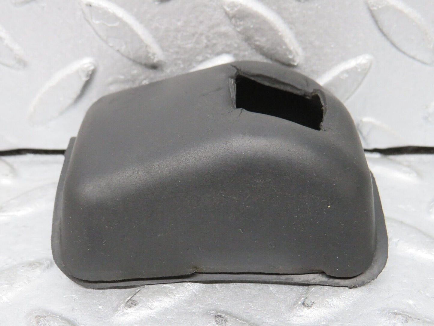 37436 Mercedes-Benz W109 300SEL Indicator Rubber Cover 1154620596
