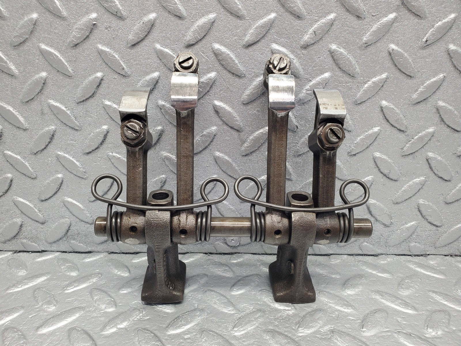 W112 rocker arm support arm and shaft used OEM