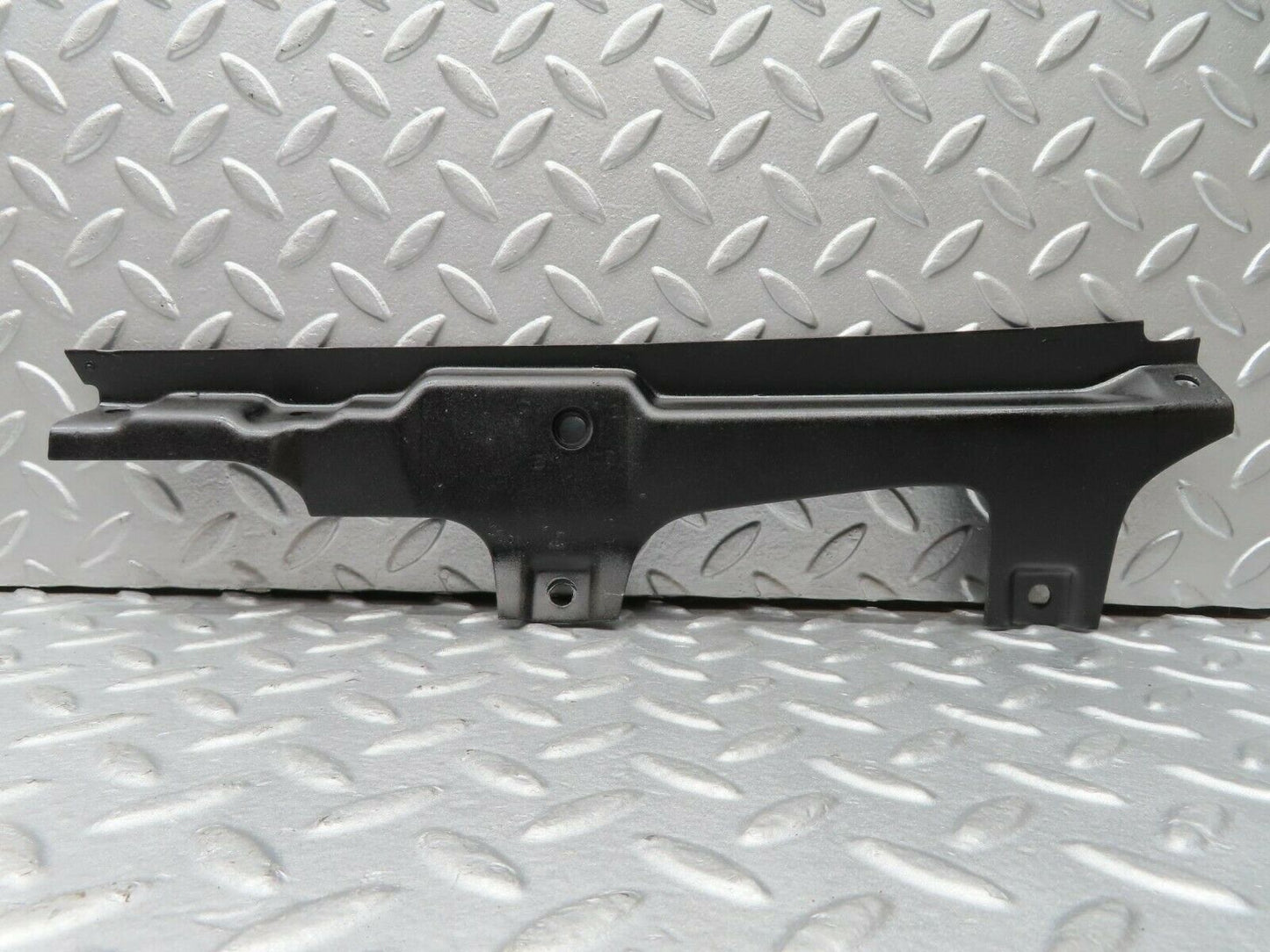 16657 Mercedes-Benz C107 380SLC Rear Right Inner Window Seal Holder Bracket