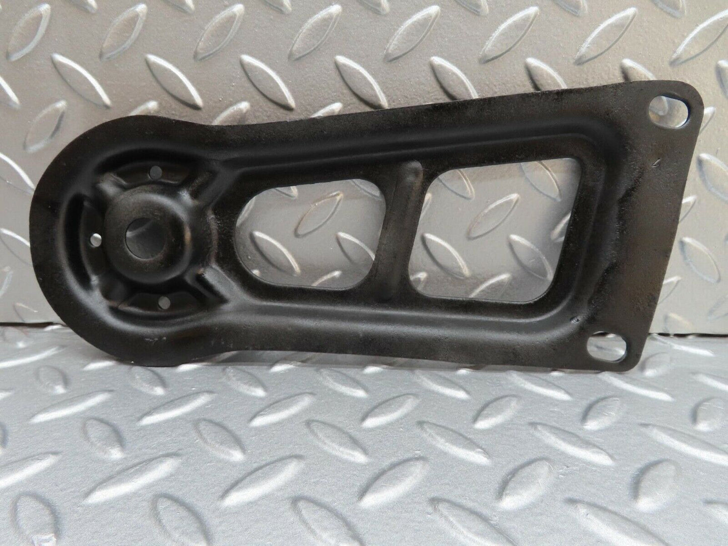 15561 Mercedes-Benz R107 450SL Rear Suspension Axle Mounting Bracket