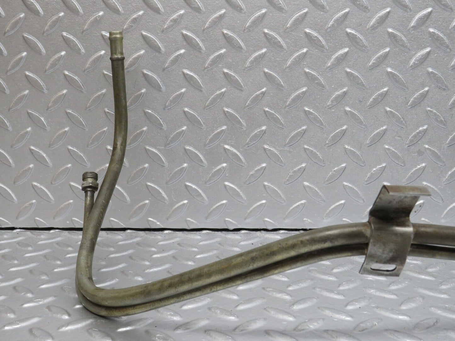 40075 Mercedes-Benz R107 350SL Oil Pipe Line