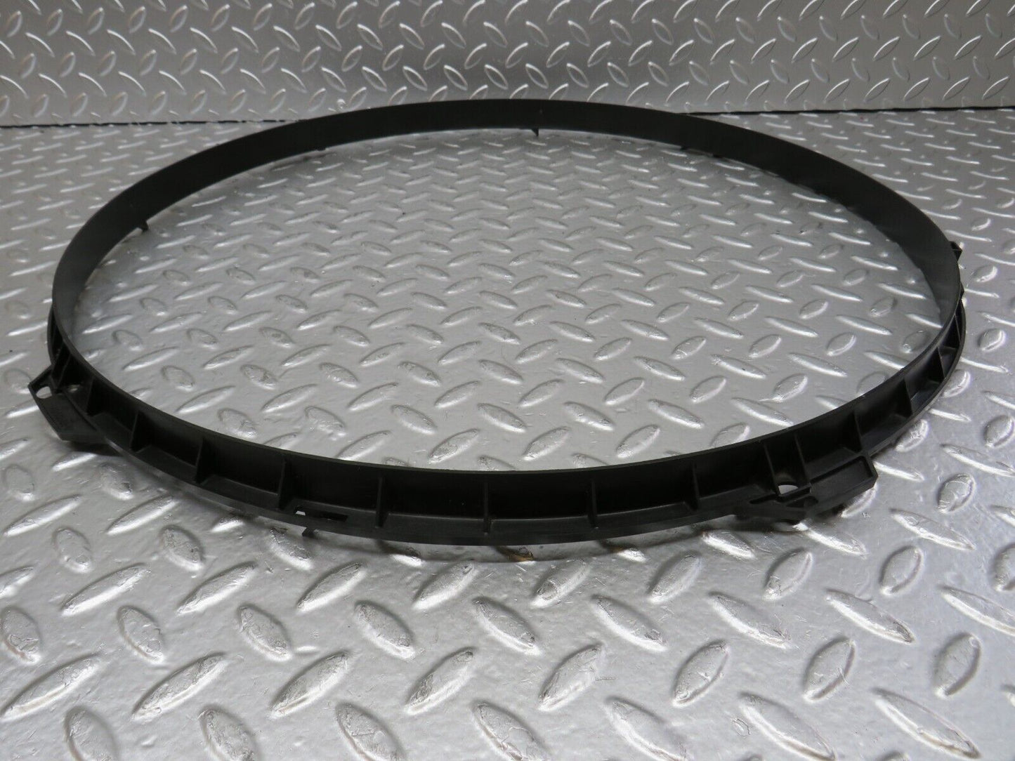 25002 Mercedes-Benz W140 S320 Radiator Fan Shroud Cover Ring 1405050555