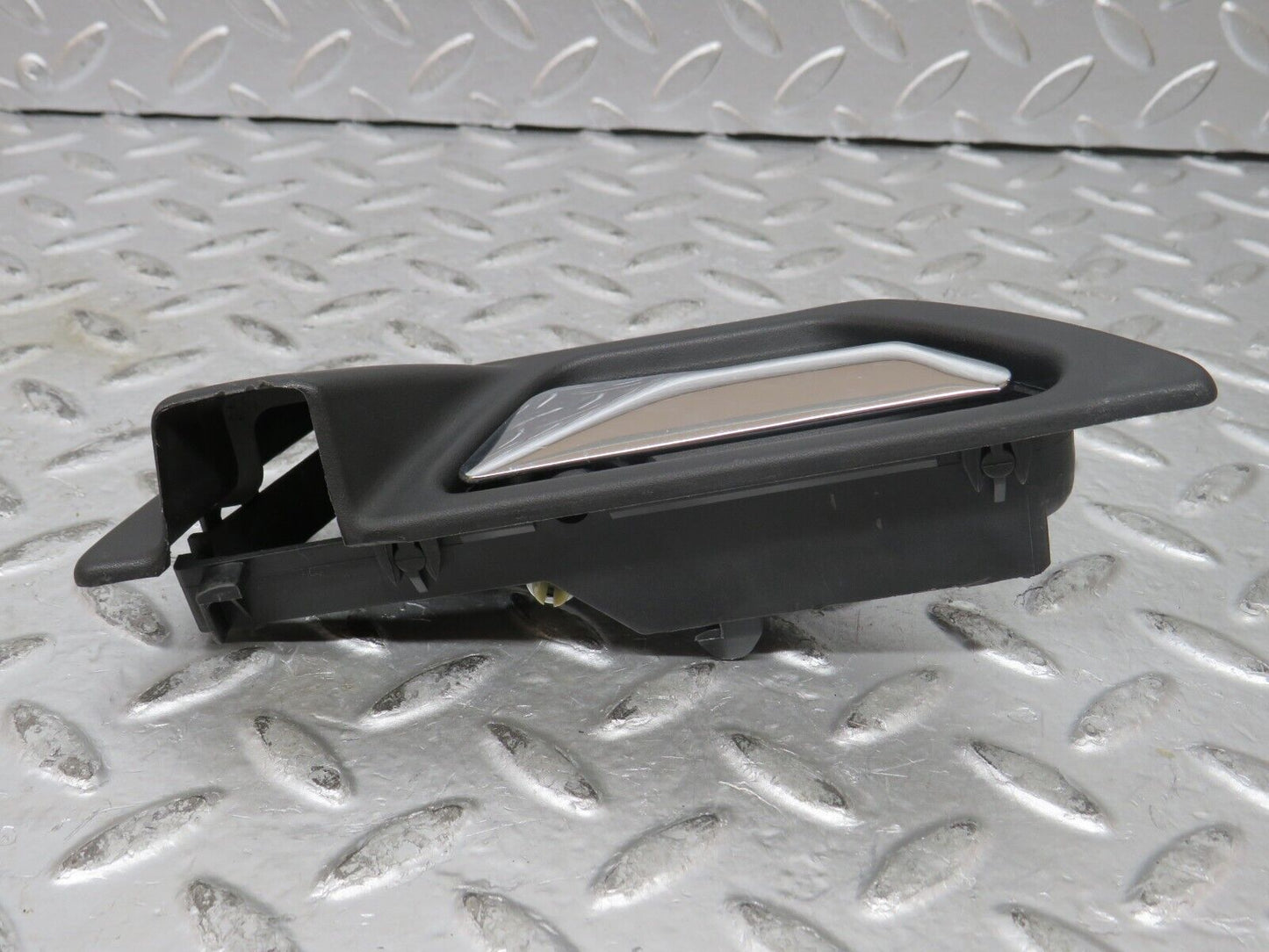 27516 Mercedes-Benz S124 300TE Front Left Interior Door Handle 1247600161