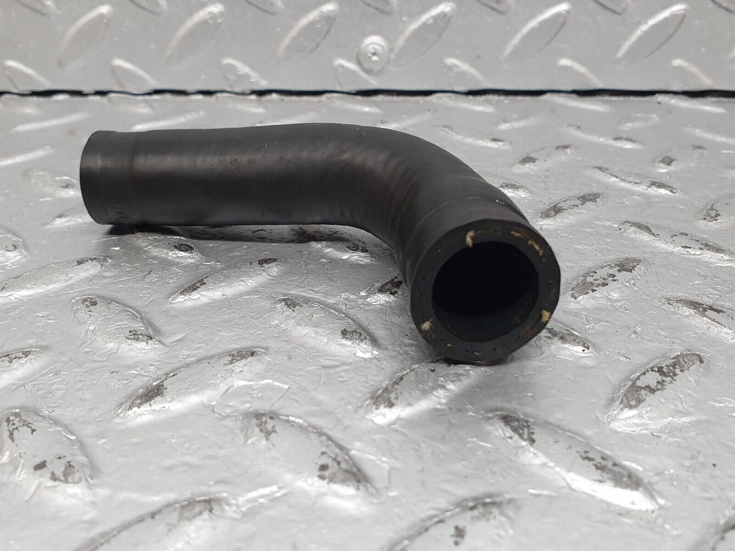 41174 Mercedes-Benz W126 300SE Heater Hose Pipe