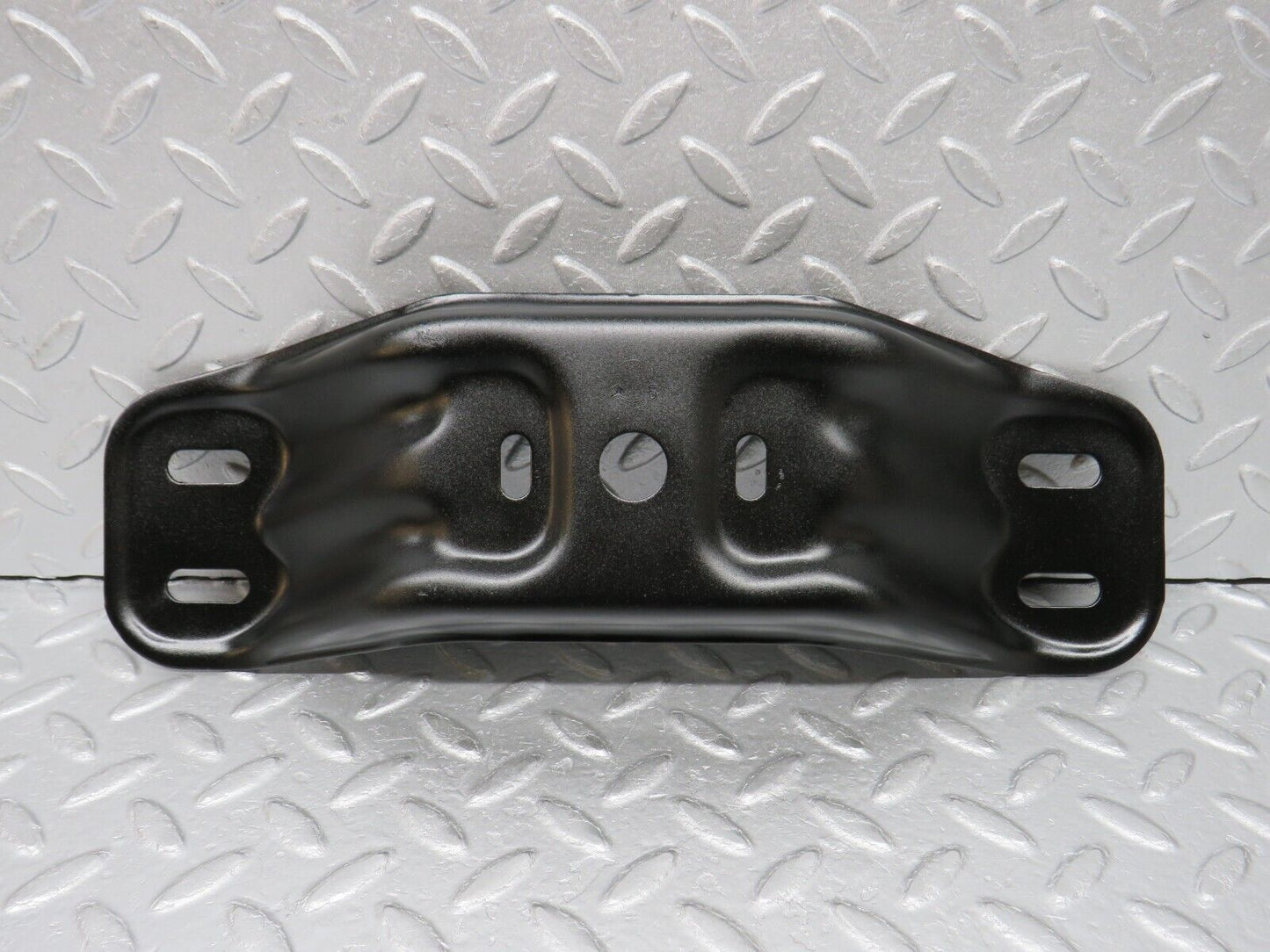 38005 Mercedes-Benz A124 320E Cabriolet Gearbox Mount Bracket