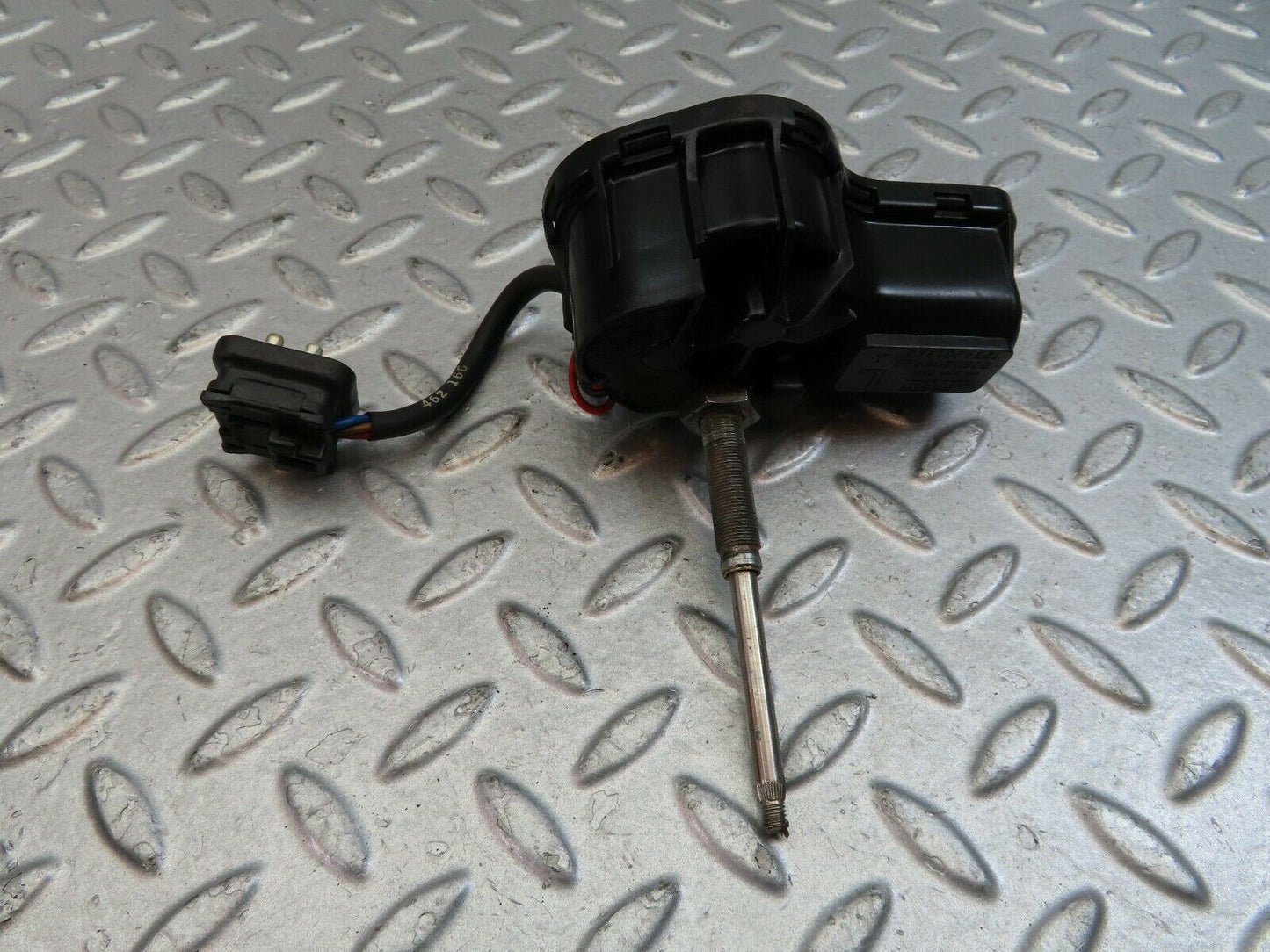 9605 Mercedes-Benz C123 280CE Coupe Headlight Wiper Motor Right 1238201342