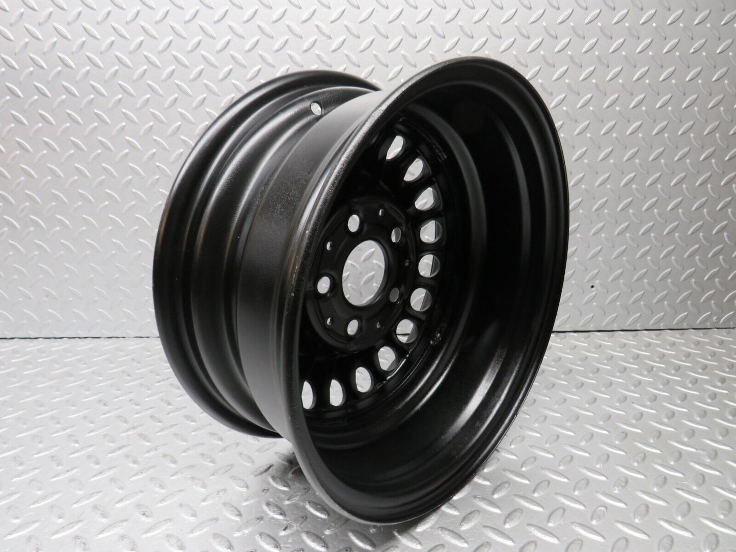 37726 Mercedes-Benz W109 300SEL Steel Wheel 6Jx14H2 ET30 1084000702