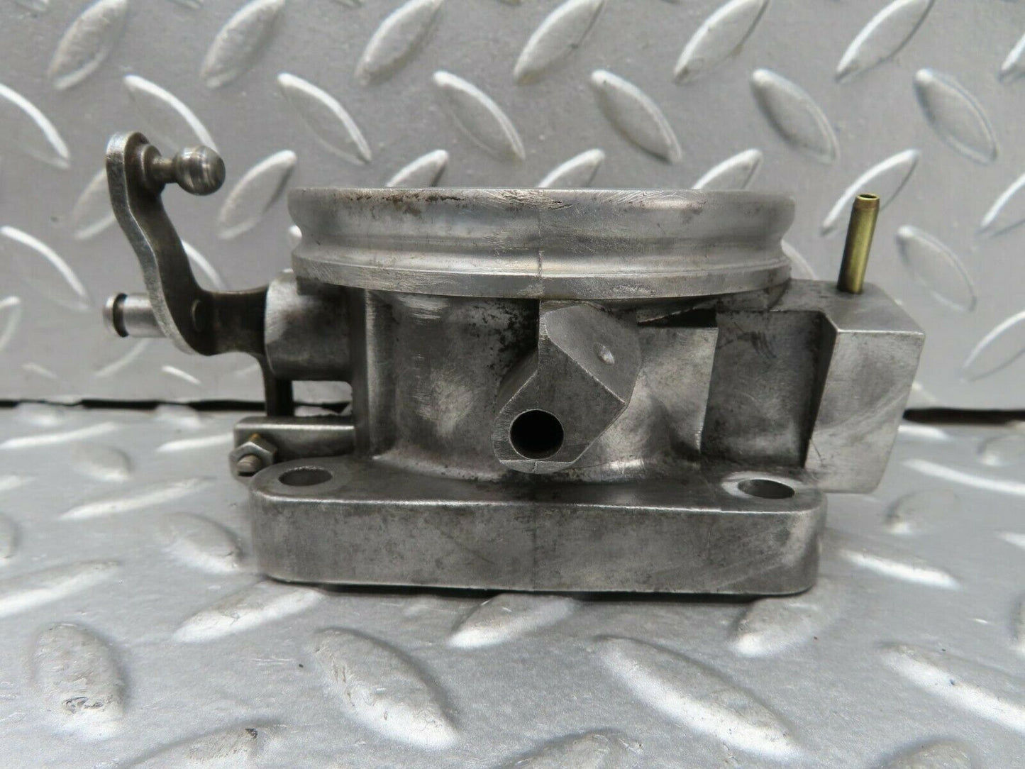 15680 Mercedes-Benz R107 450SL Throttle Body Valve