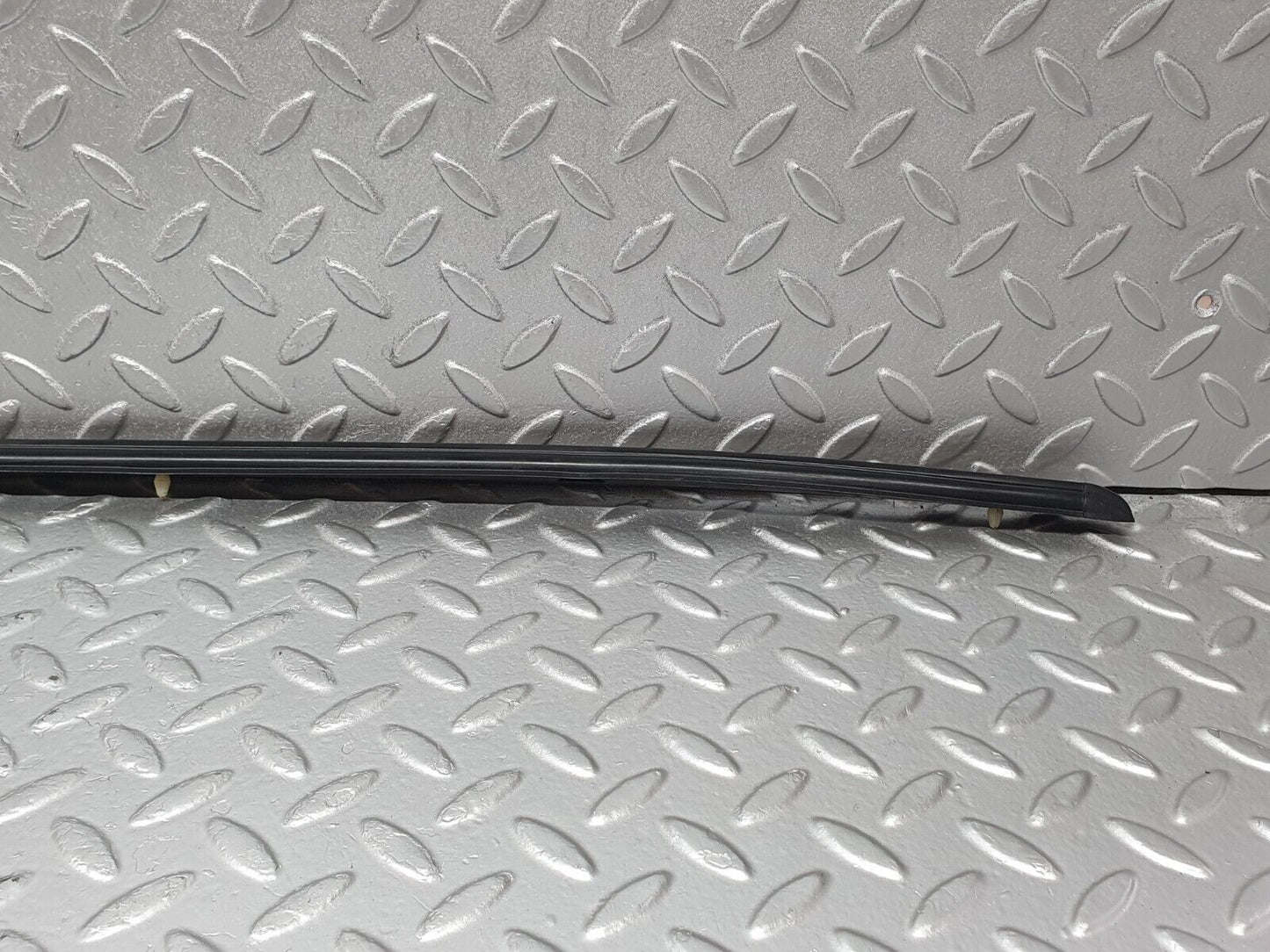 43459 Mercedes-Benz W108 280SE Front Right Fender Centre Moulding Trim