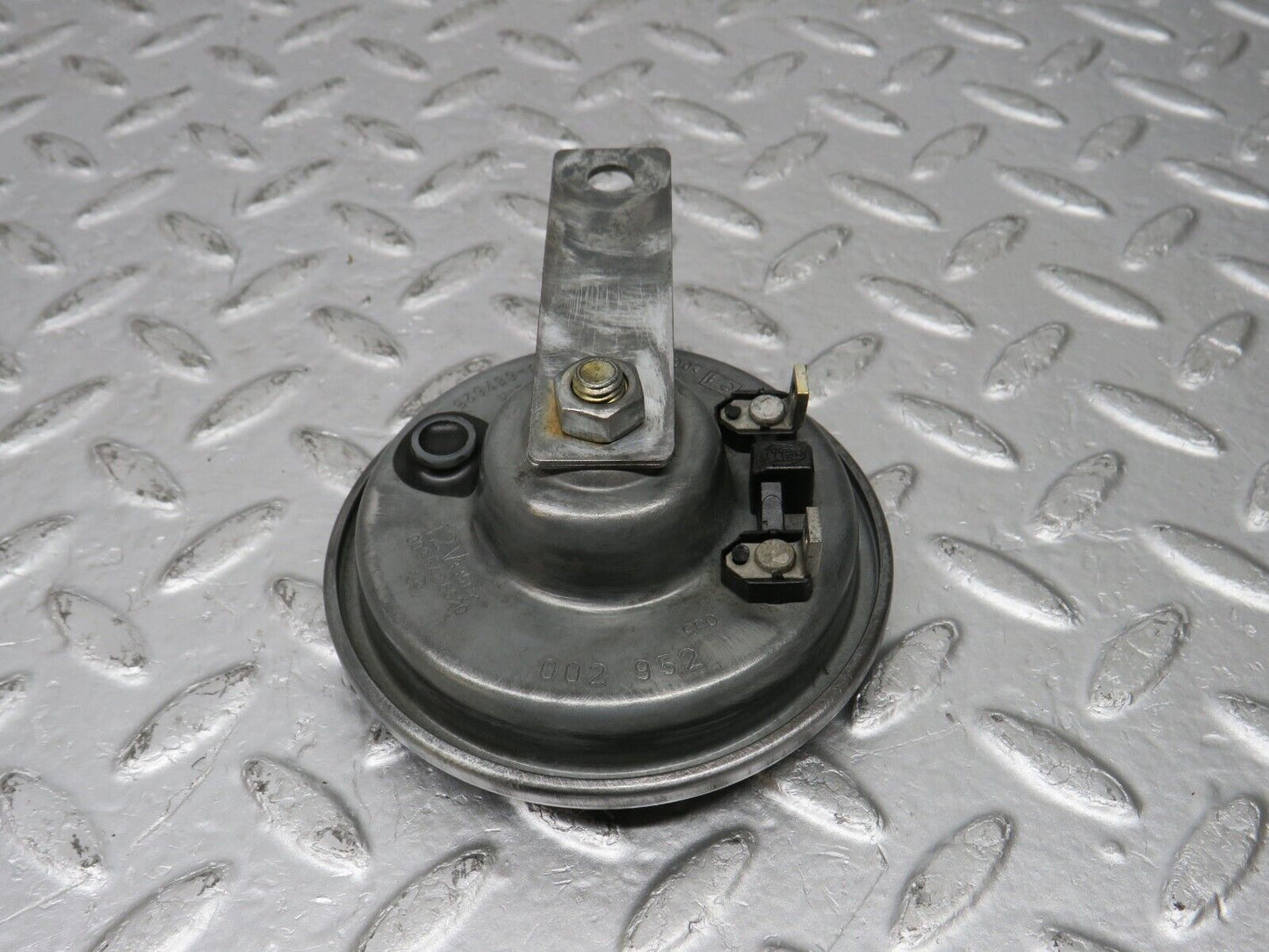 33470 Mercedes-Benz W202 C180 Horn 002952 0035426820