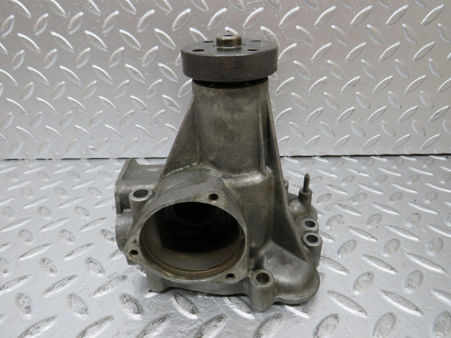 26338 Mercedes-Benz W116 450SE Water Pump