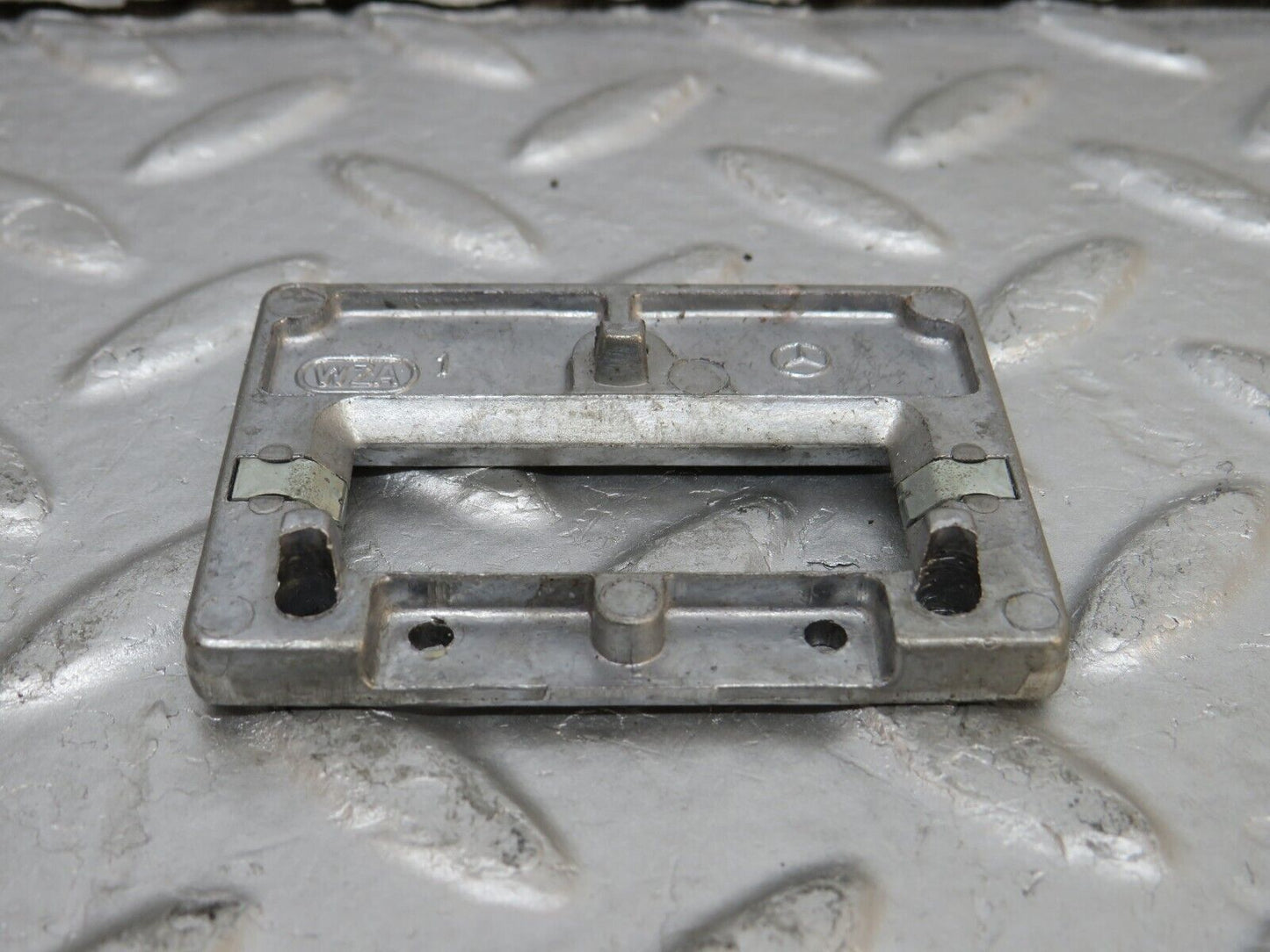 29325 Mercedes-Benz W124 230E Rear View Mirror Bracket