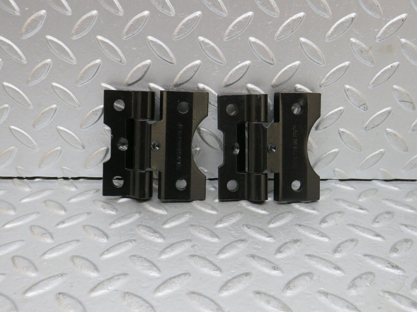 27912 Mercedes-Benz W123 280E Door Hinge Pair 1237200037