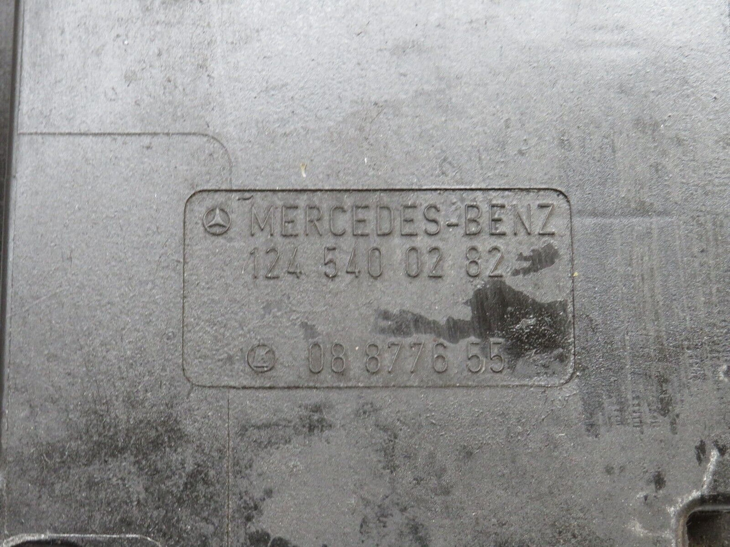 29329 Mercedes-Benz W124 230E Fuse Box 1245401850 1245400282 1245400182