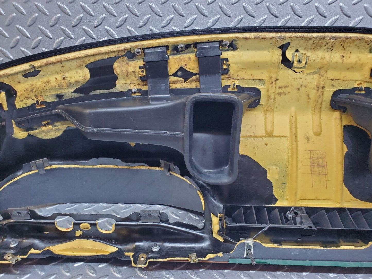 44690 Mercedes-Benz W124 220E Dashboard Black