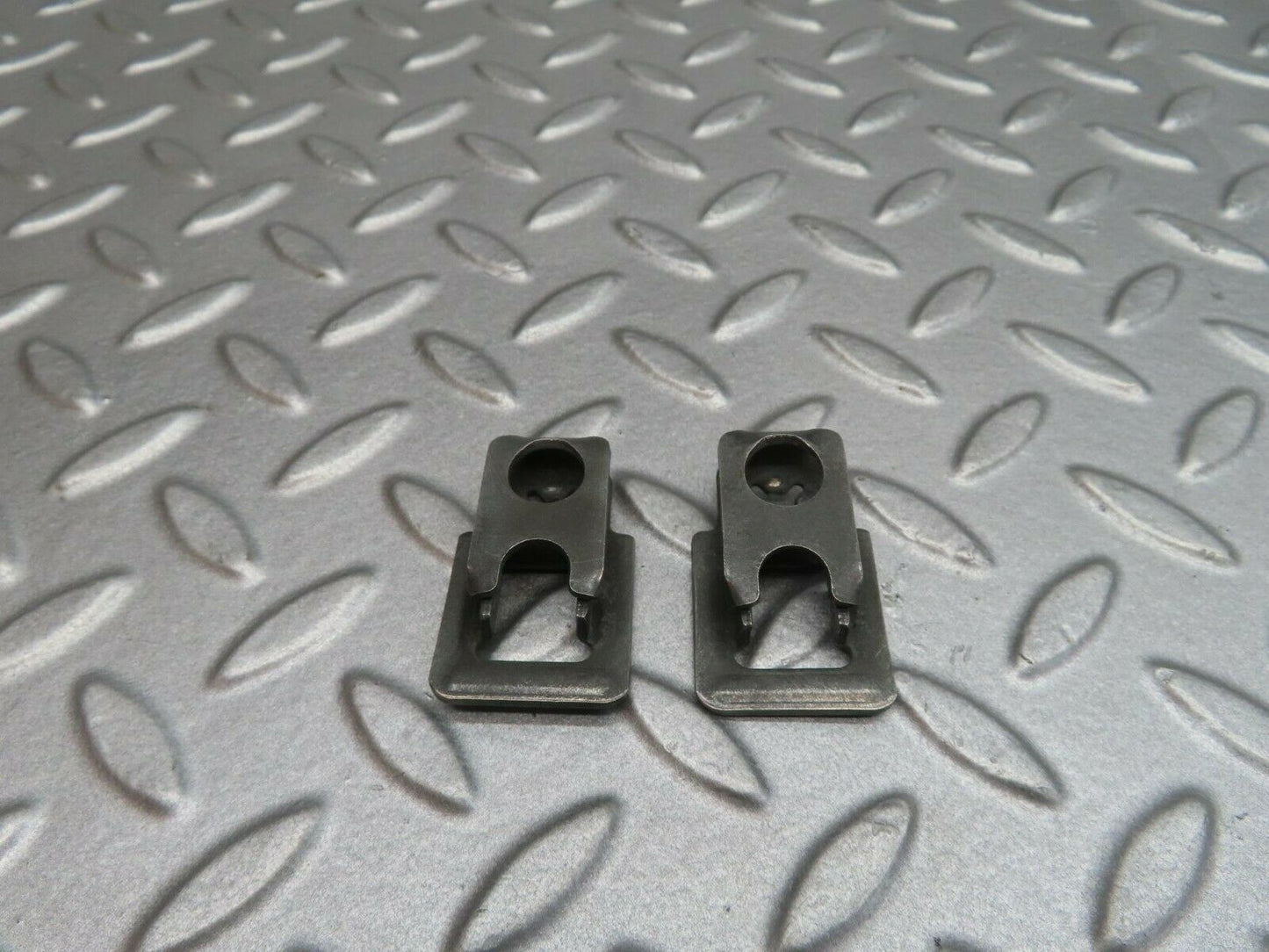 12174 Mercedes-Benz R129 300SL Coupe Fuel Injector Bracket
