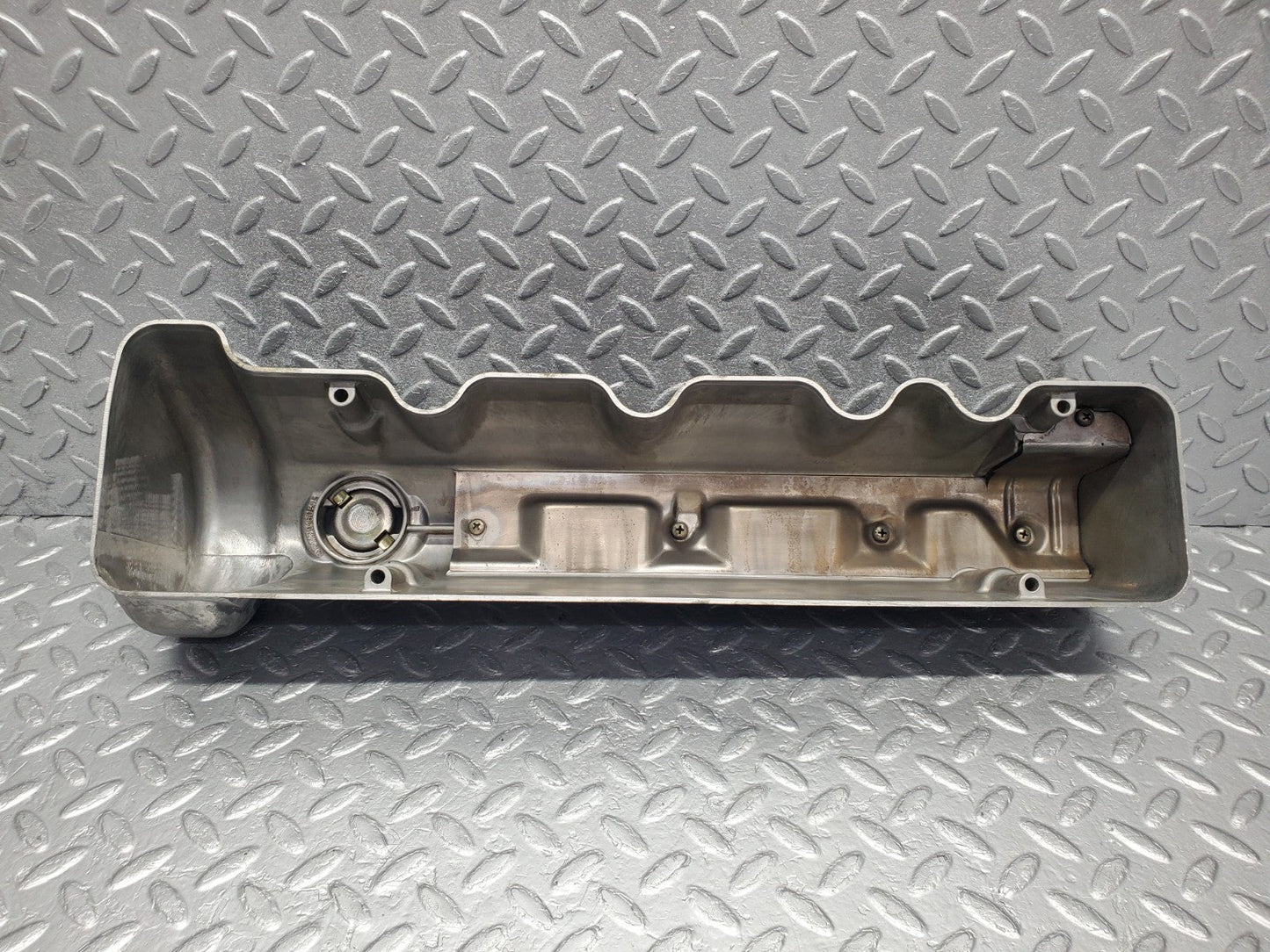 W126 Coupe cylinder head valve cover right used OEM