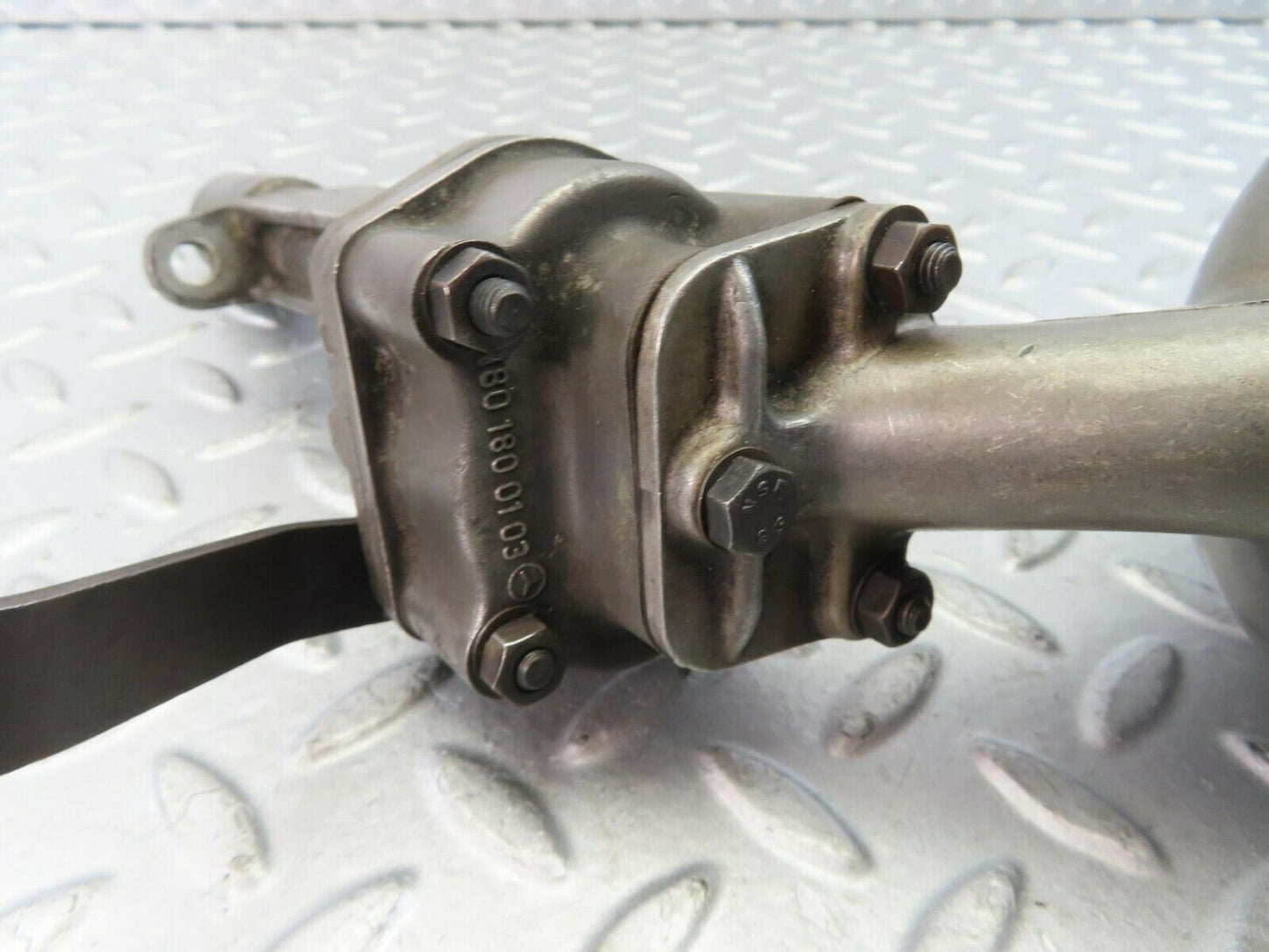 9190 Mercedes-Benz W111 Engine Oil Pump 1801800502
