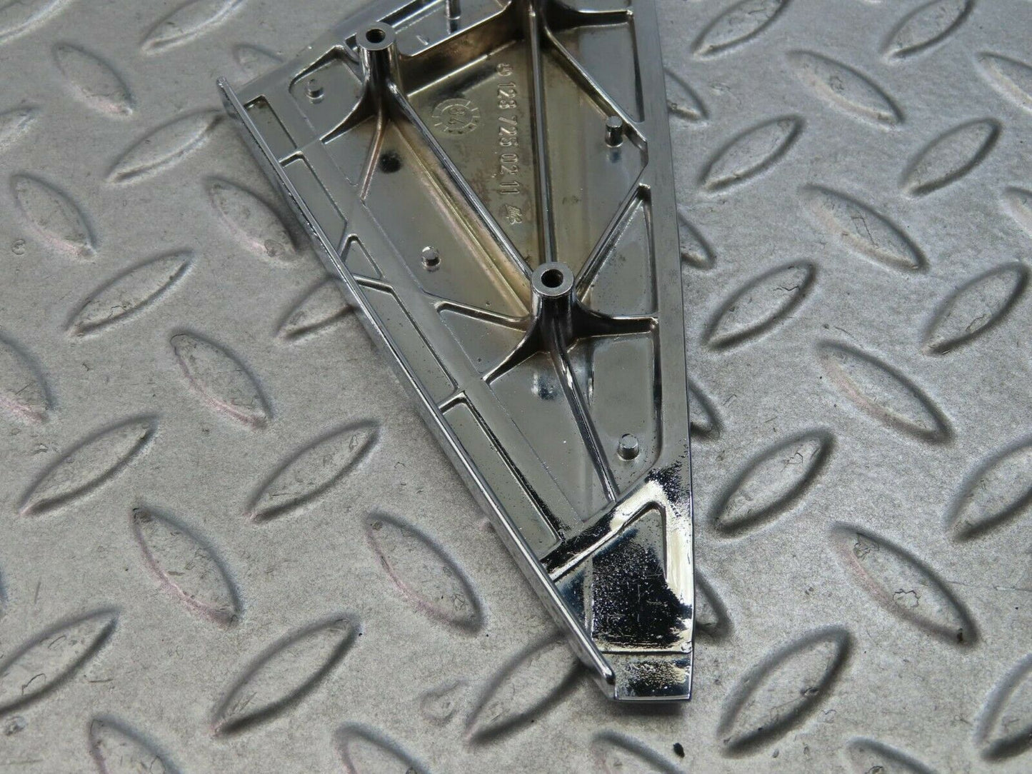 8810 Mercedes-Benz W123 Mirror Triangle Cover Right 1237250211