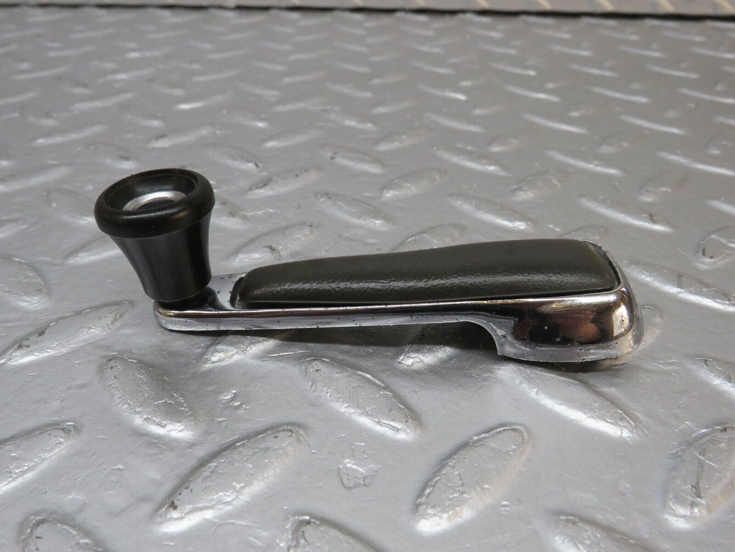 40223 Mercedes-Benz W110 230 Window Lifter Crank Handle