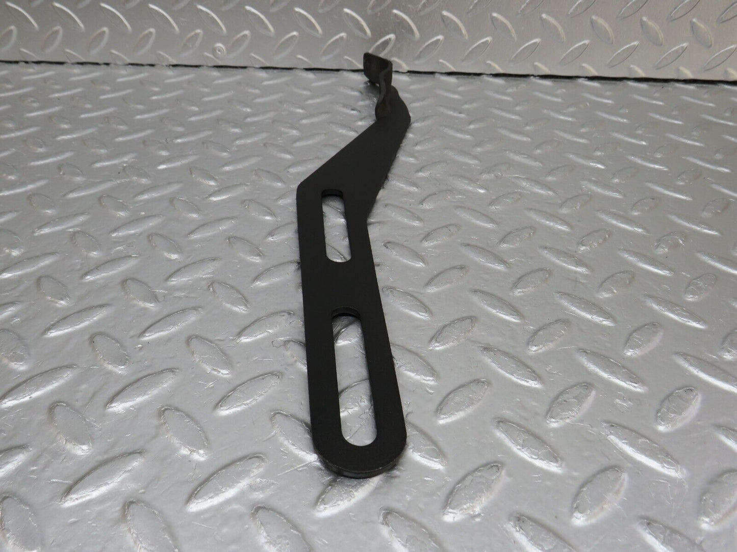 34611 Mercedes-Benz C126 380SEC Coupe Exhaust Bracket