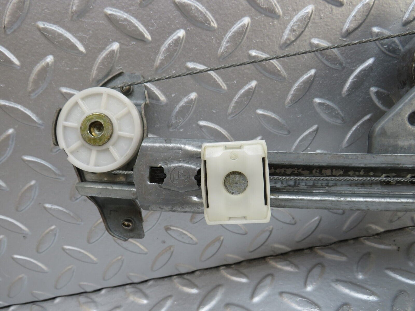 33257 Mercedes-Benz W202 C180 Rear Left Power Window Regulator 0130821637